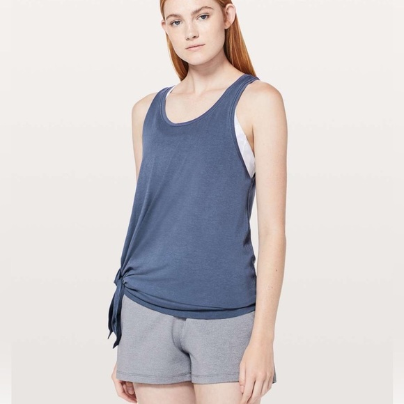 LULULEMON  TO THE POINT Woman Blue activewear athleisure workout yoga tank top 4 - Picture 1 of 8